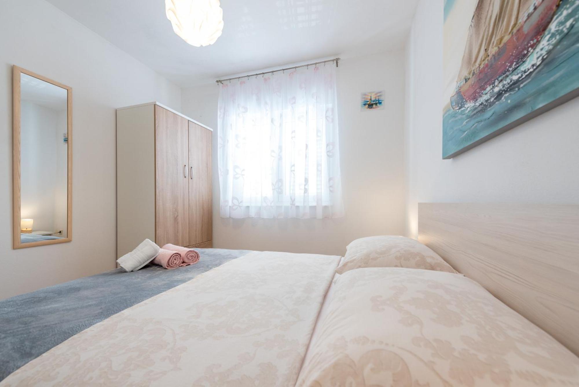 Luxury Apartment With Garden Jacuzzi And Wellness Trogir Exterior foto