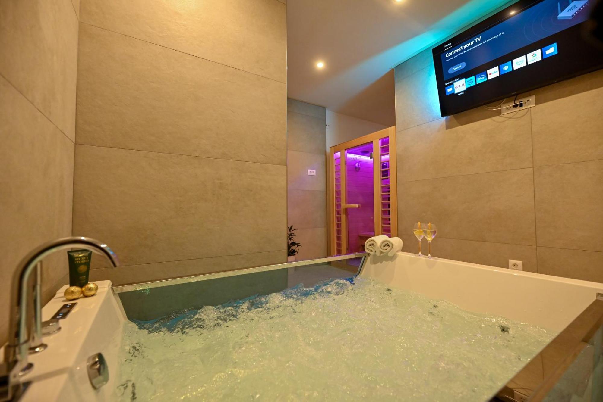 Luxury Apartment With Garden Jacuzzi And Wellness Trogir Exterior foto